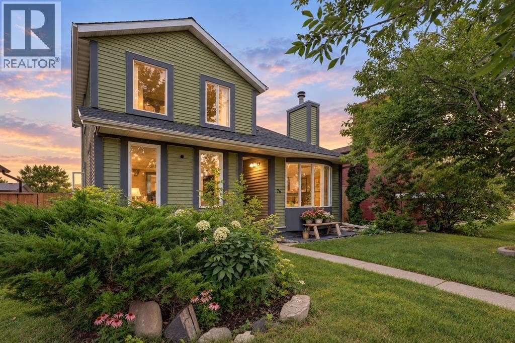 ***OPEN HOUSE SATURDAY SEPT 12th 2-4pm*** Step thr... - Image 1
